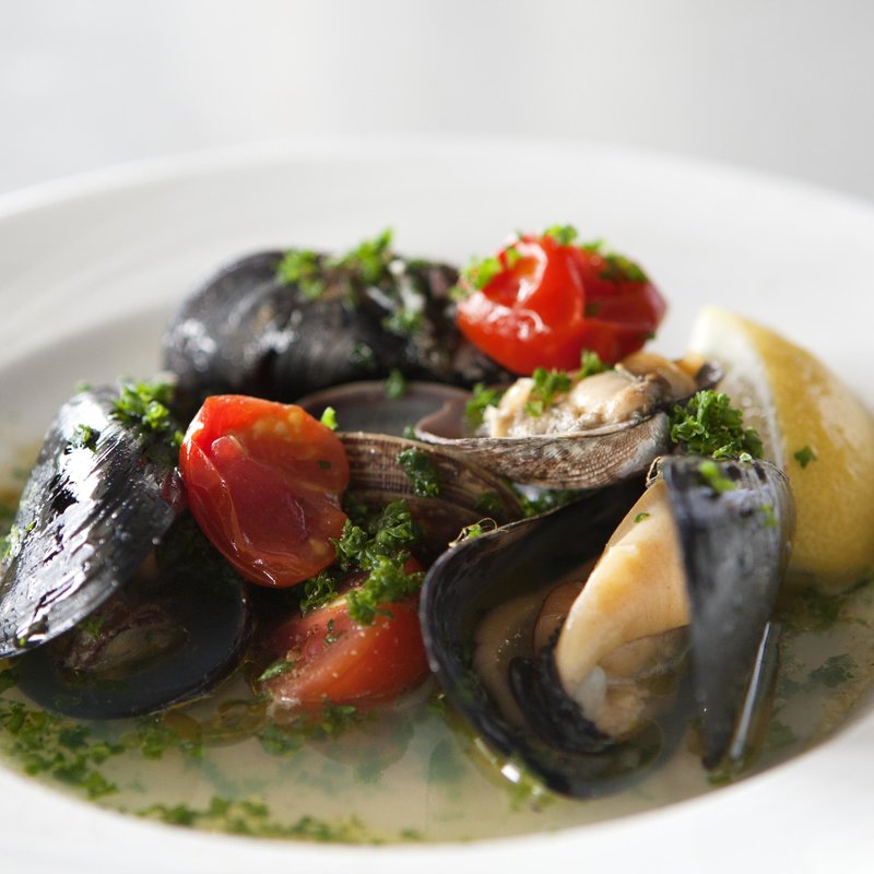 ムール貝とあさりの酒蒸し(さくら)