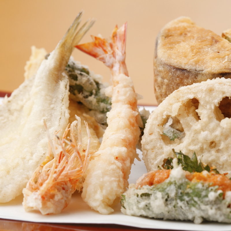 天麩羅の盛り合わせ(てんぷらと和食 山の上 本店・御茶ノ水 （やまのうえ）)