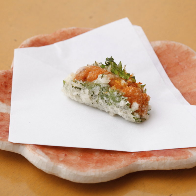 雲丹明太の大葉揚げ(てんぷらと和食 山の上 本店・御茶ノ水 （やまのうえ）)