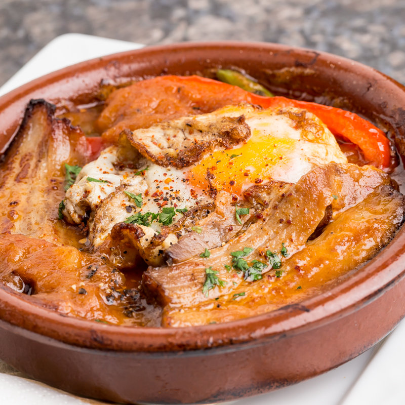 豚肉の土鍋(モゴット （Muog OT）)