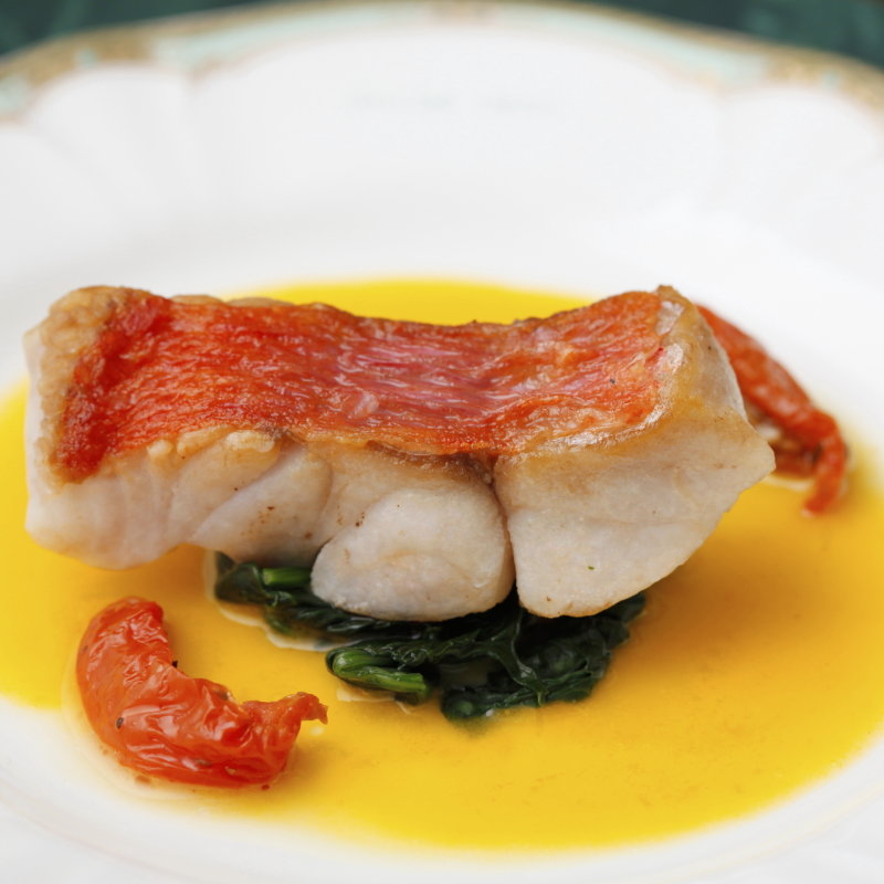 真鯛のポワレ(山の上ホテル フレンチレストラン ラヴィ)