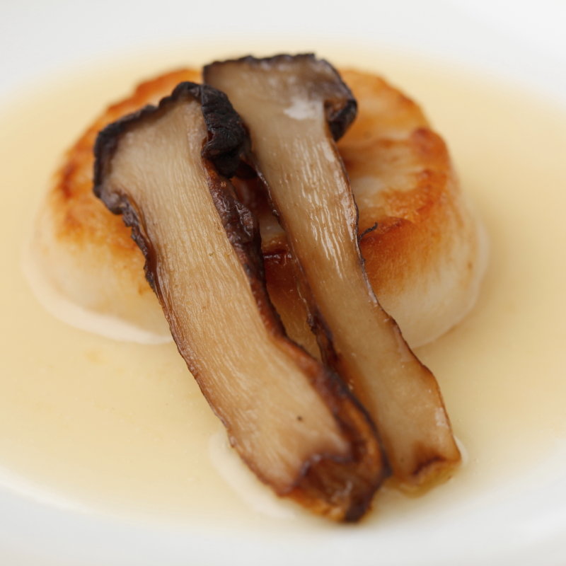 ホタテとキノコのグリル(山の上ホテル フレンチレストラン ラヴィ)