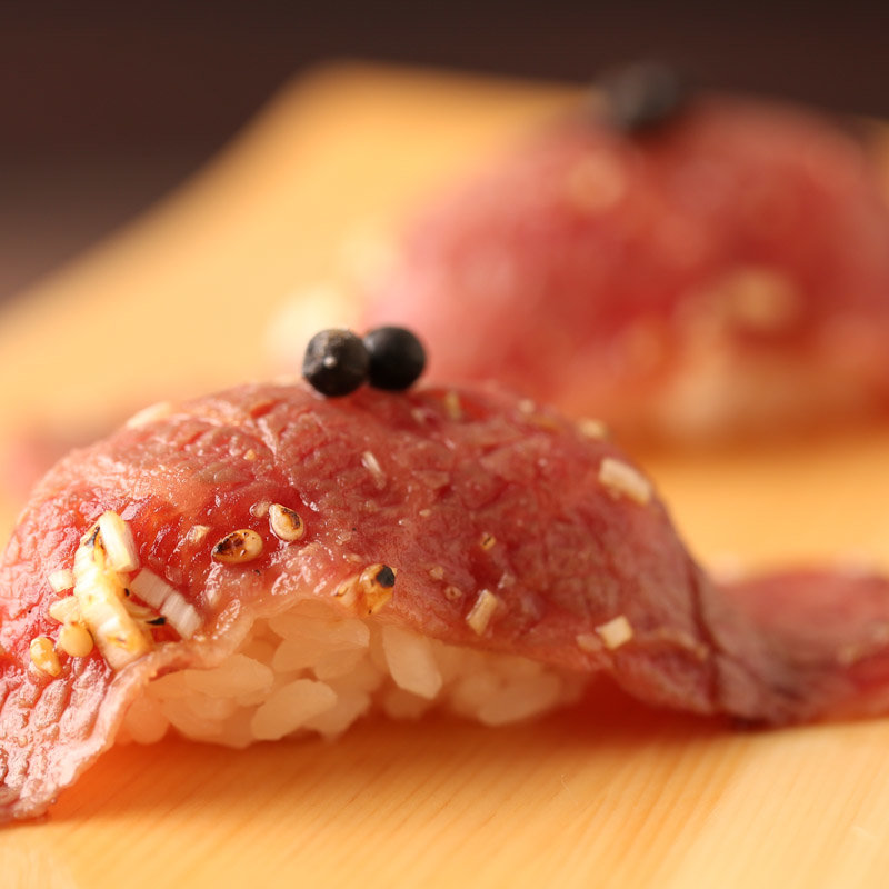 牛カルビの握り(にくがとう )