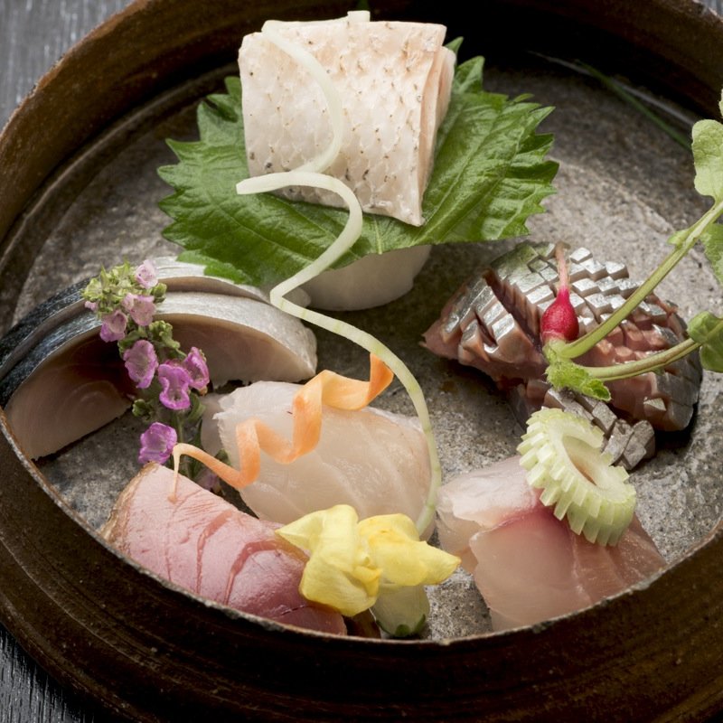 鮮魚の盛り合わせ(和食貴水)