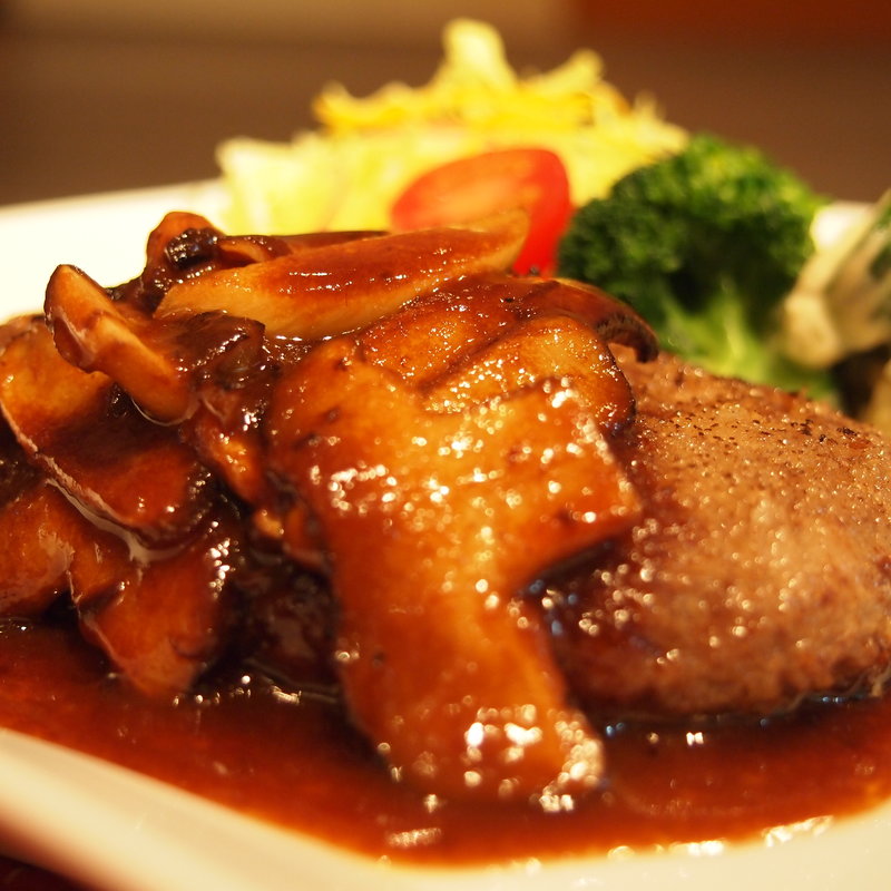 カツレツ　キノコソース(ブォナージョ （Buon'Agio）)