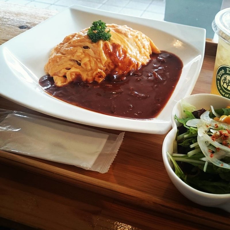 ハッシュドビーフオムライス(ツリードーナツ )