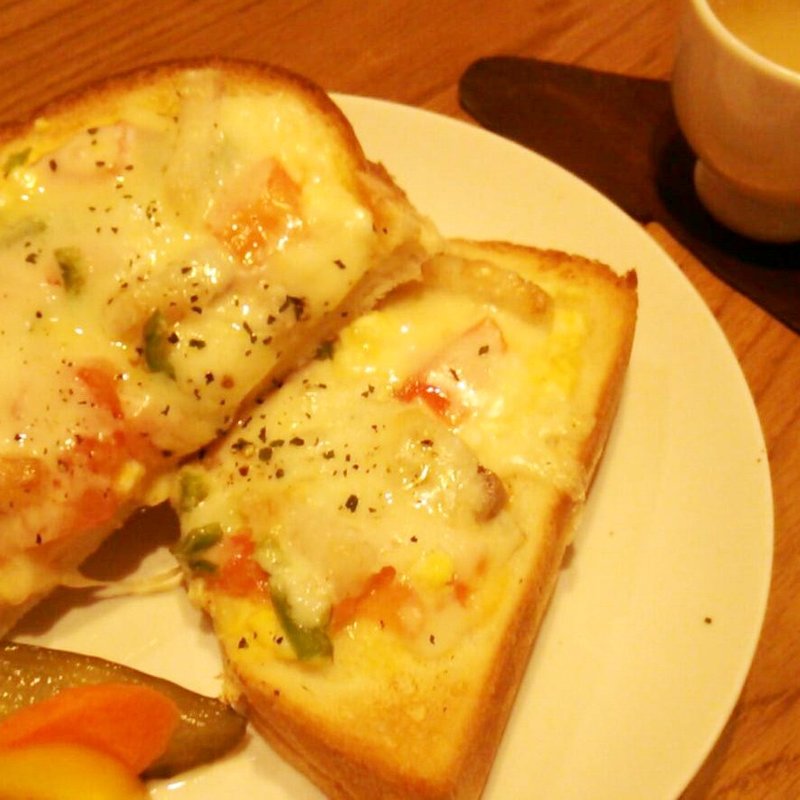 JAC　自家製ベーコン、アンチョビのチーズトースト(マリオン )