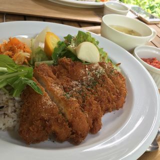今月のお肉料理(オトノハカフェ （oto no ha Cafe）)