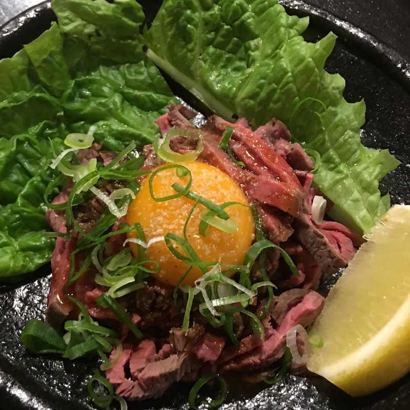 牛タタキユッケ風(安兵衛 福島店)