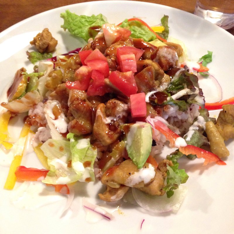 アボカドチキンオーバーライス(アール ザ テーブル 外苑前本店 （R the TABLE【旧店名】CONA 外苑前店）)