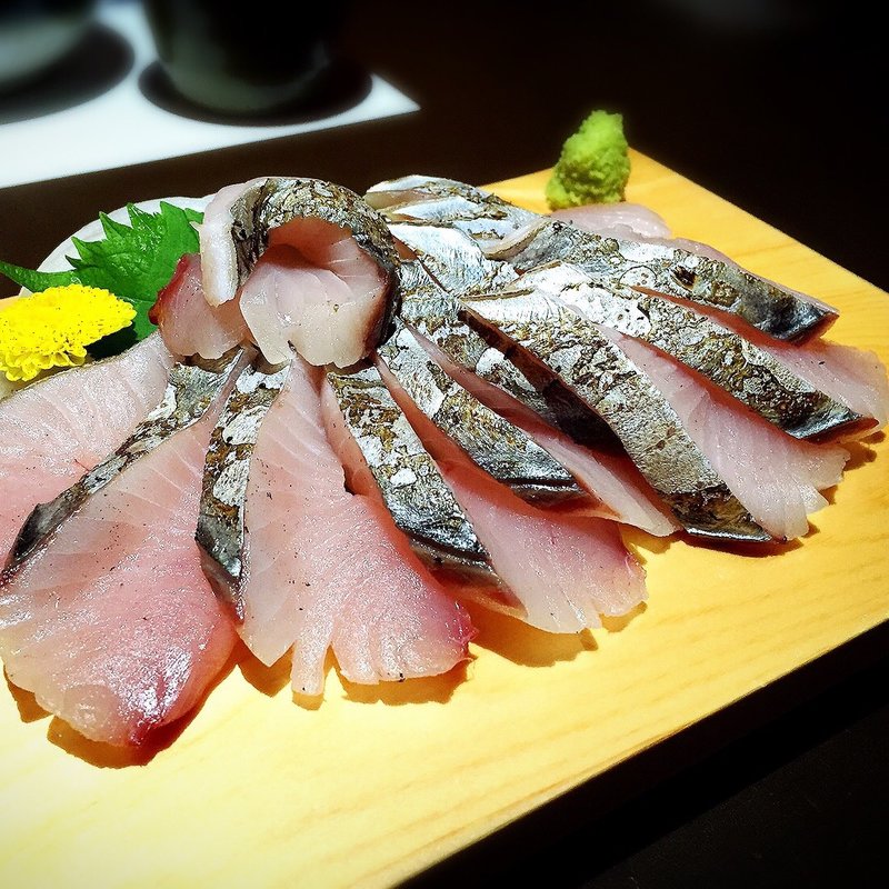 炙り鰆のお刺身(豚匠 那覇店 )