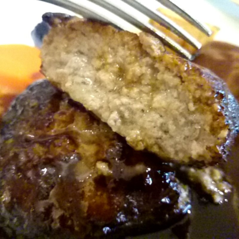 ハンバーグステーキ(フランス食堂 シャルティエ)