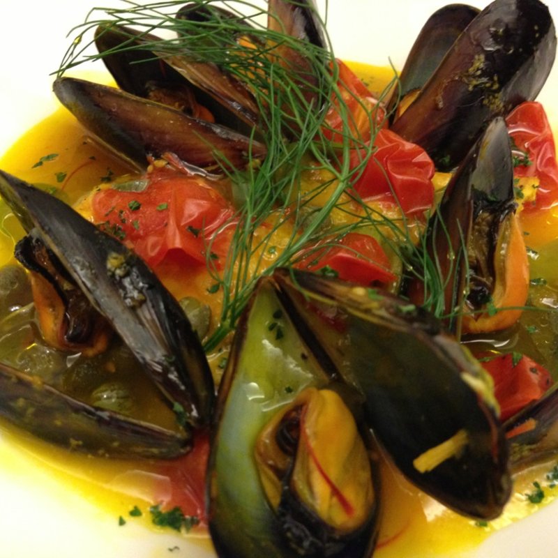 ムール貝の白ワイン蒸し(ラ バルカ)