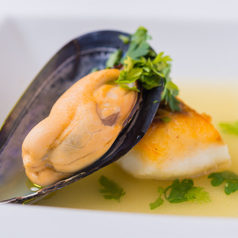 ムール貝と鰆のポワレ(長尾中華そば 神田店)