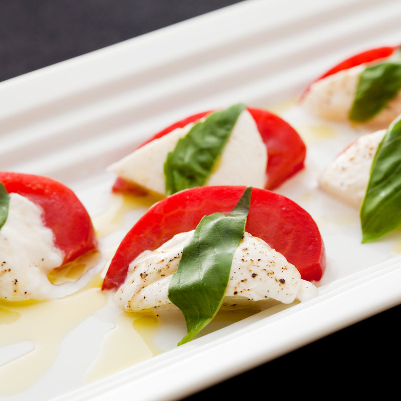 モッツアレラチーズとトマトのオイル和え(長尾中華そば 神田店)