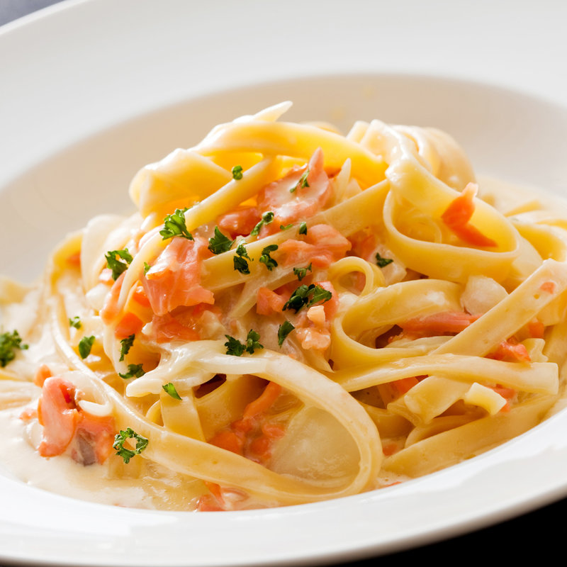 イクラとサーモンのパスタ(長尾中華そば 神田店)