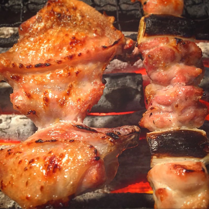 定番の手羽先にねぎまの鳥串(十兵衛)