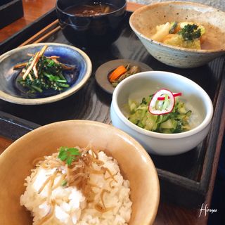 今日の定食(野菜ごはん+ギャラリー 『 Yusan 』 -ユサン-)