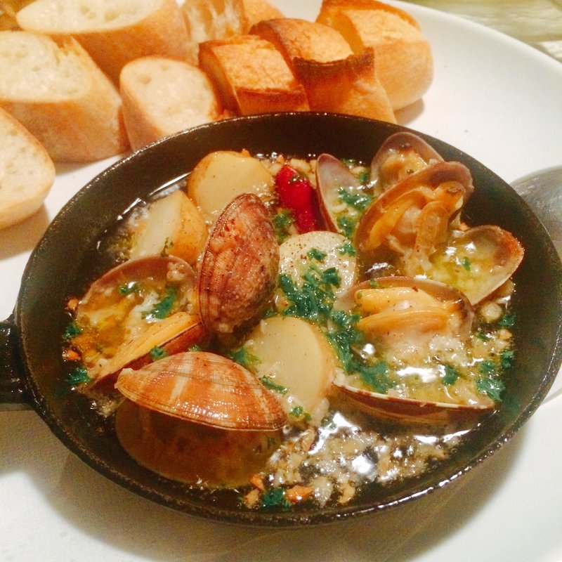 蛤とポテトのアヒージョ バケット付き(アナログ カフェ ラウンジ トーキョー （ANALOG CAFE／LOUNGETOKYO）)