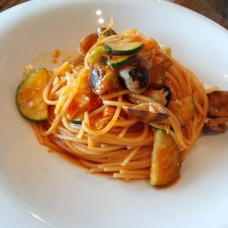 アサリとキャベツのトマトソース　スパゲティーニ(RESTAURANT GARB　 [ レストラン ガーブ ] 江ノ島)