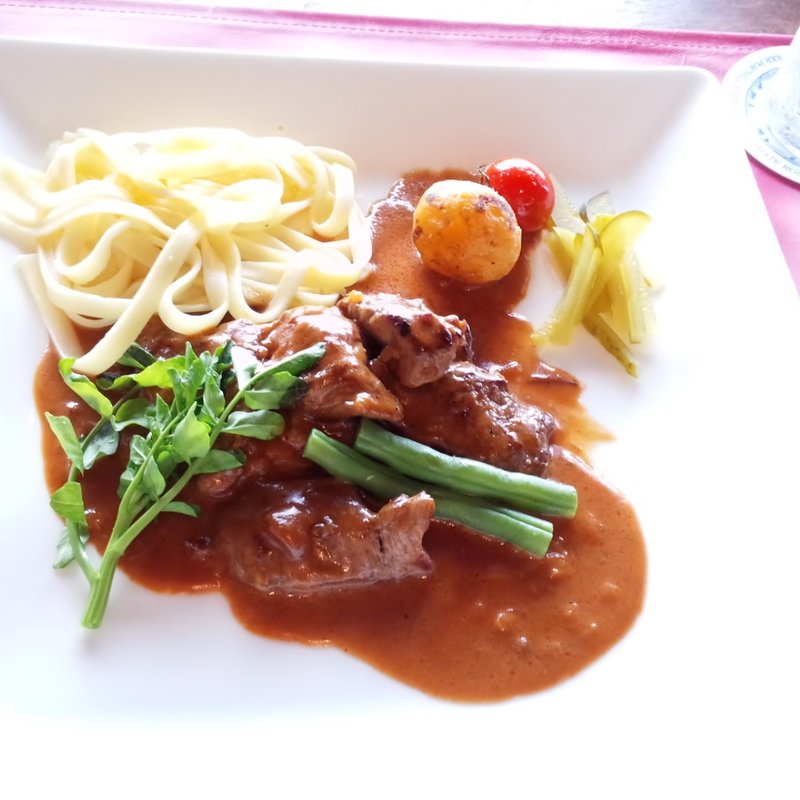 ビーフストロガノフ(山手ローズテラス )