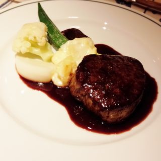 牛・フィレ肉のステーキ　赤ワインソース(プリフィクスコース)(ブラッスリーパラディ)
