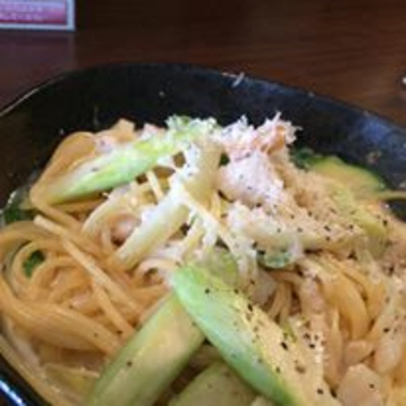 アスパラと鶏ささみのパスタ(バルハチゴー)