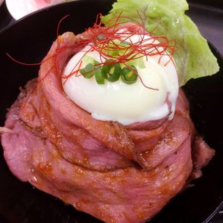ローストビーフ丼(米沢琥珀堂)