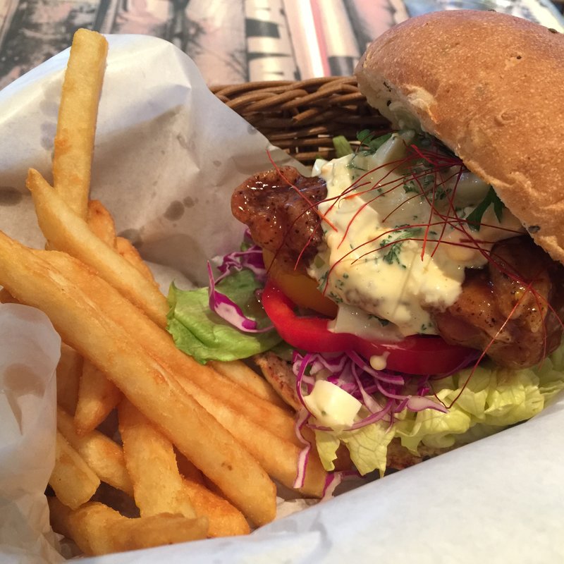 五穀チキン南蛮バーガー(J.S. BURGERS CAFE 新宿店 （J.S.バーガーズ カフェ 【旧店名】STANDARD BURGERS）)