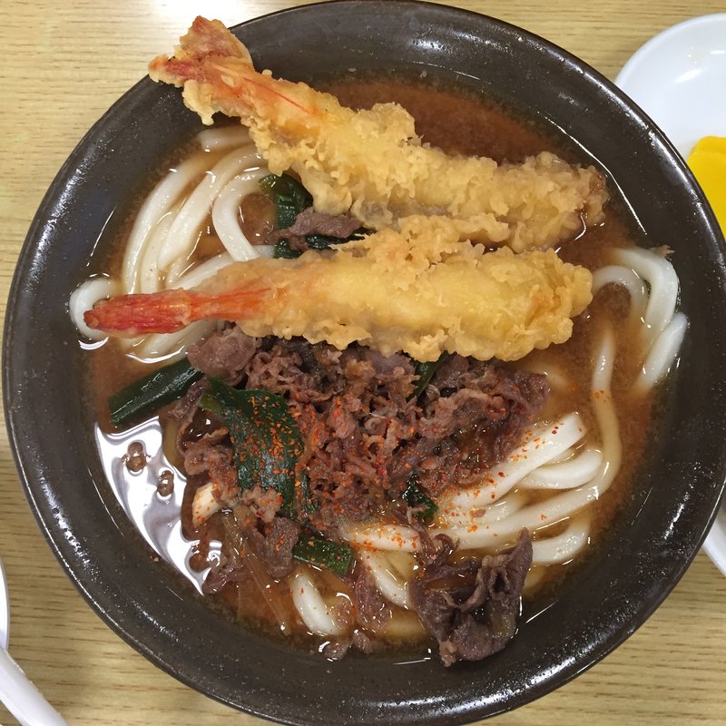 肉うどんエビ天トッピング(牧のうどん 空港店)