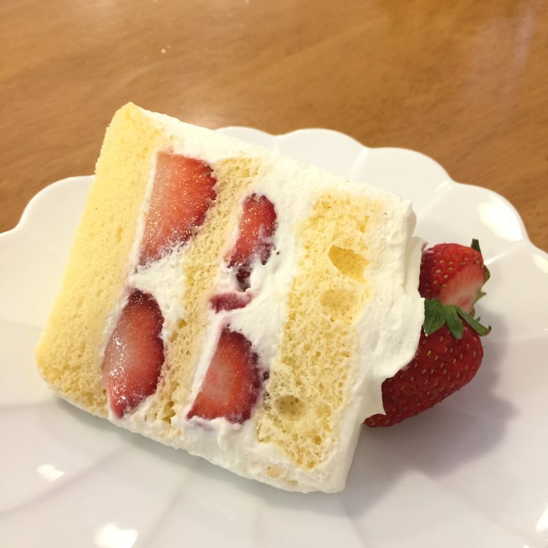 いちごのケーキ(ラ・ファミーユ （La　Famille）)