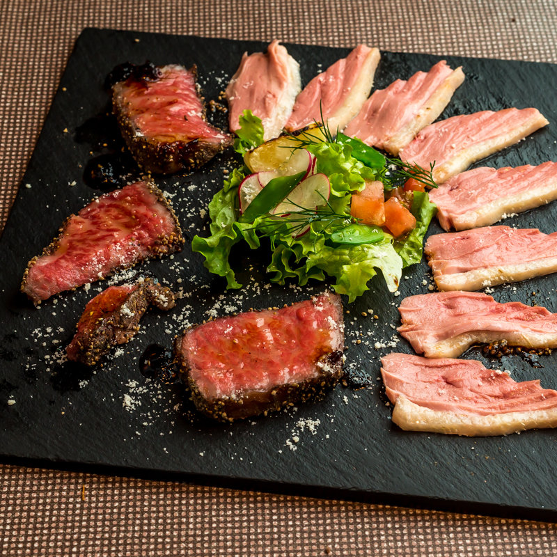 肉の盛り合わせ(ノワ・ド・ココ （Noix de Coco）)