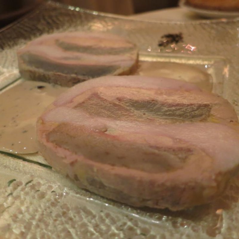 ブレス産鶏の冷製テリーヌ、アーティチョークとフォアグラ、トリュフ風味のヴィネグレットソースを添えて(Restaurant Guy Savoy)