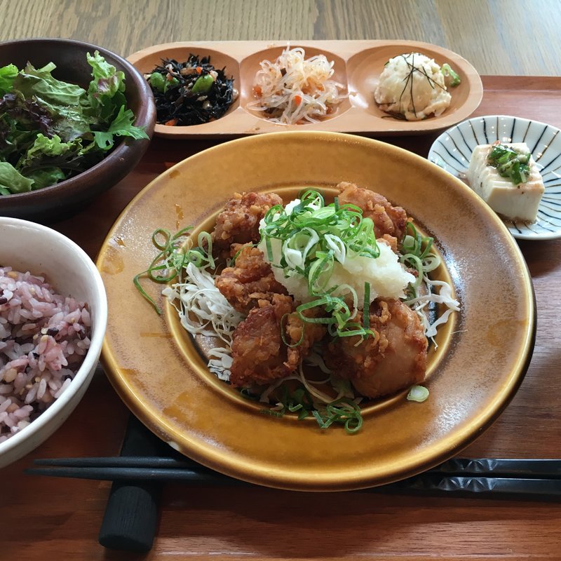 一汁六菜 ランチ(天王寺 肉炉端 ロバート )