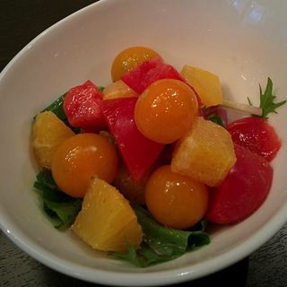 トマトとオレンジのサラダ(noki shibuya ノキ 渋谷)
