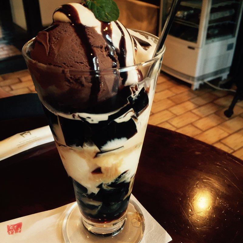 シュベルツァパフェ(コーヒーハウスぽえむ 下高井戸店)