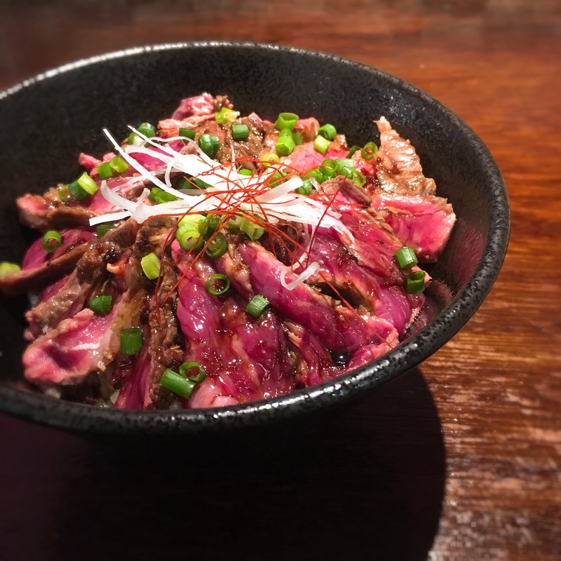 黒毛和牛のたたき丼(肉えびす89BAL)