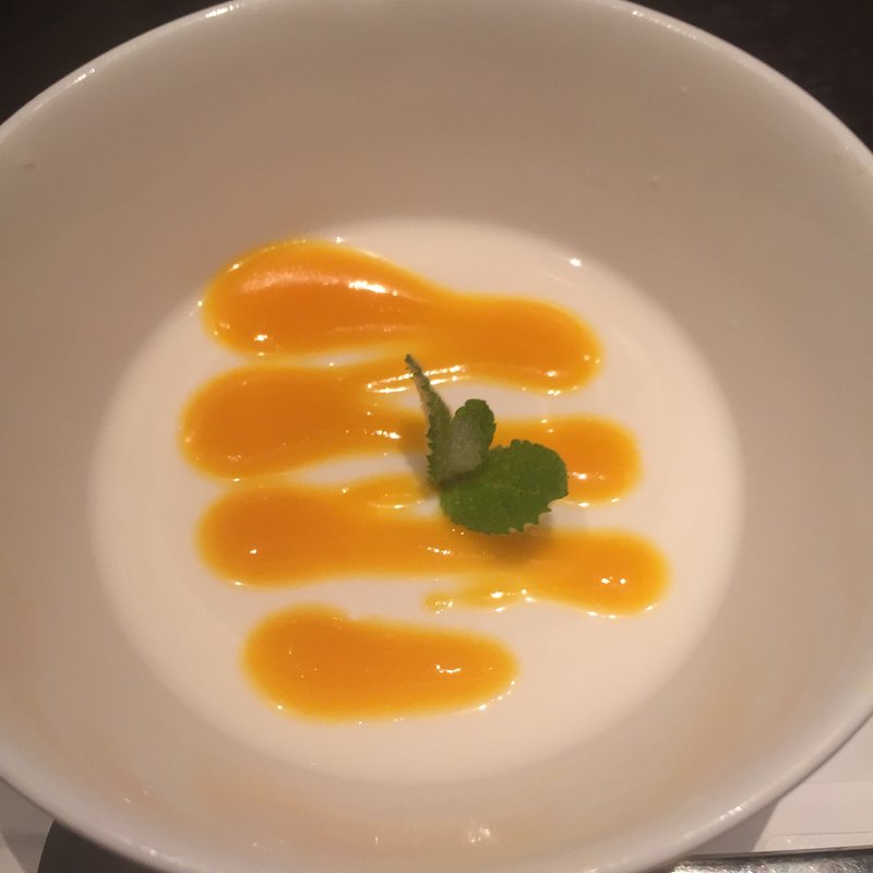 杏仁(博多もつ鍋 やま中 赤坂店)