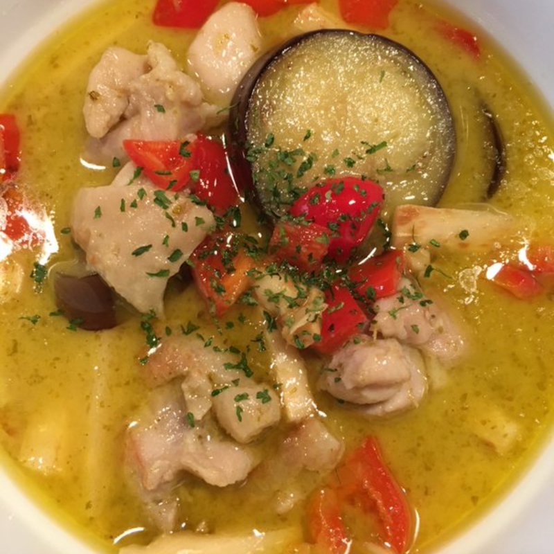 具たっぷりタイカレー(世界アトミ食堂)