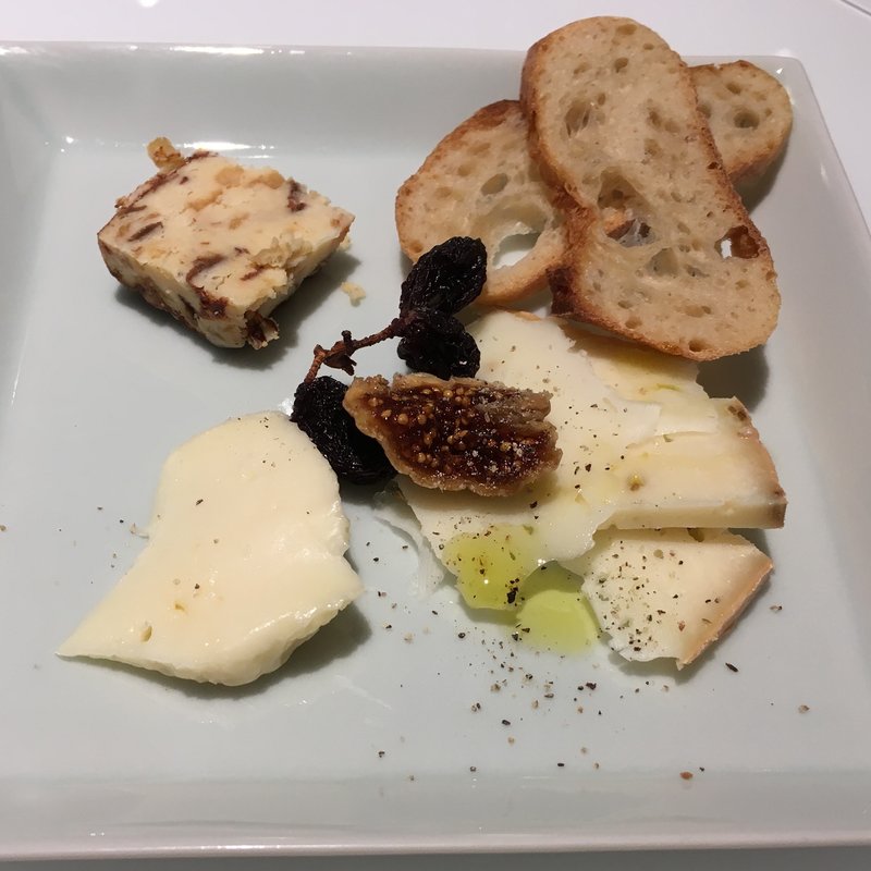 チーズ3種(Au Bord d'Eau Fukuoka オ・ボルドー・フクオカ)