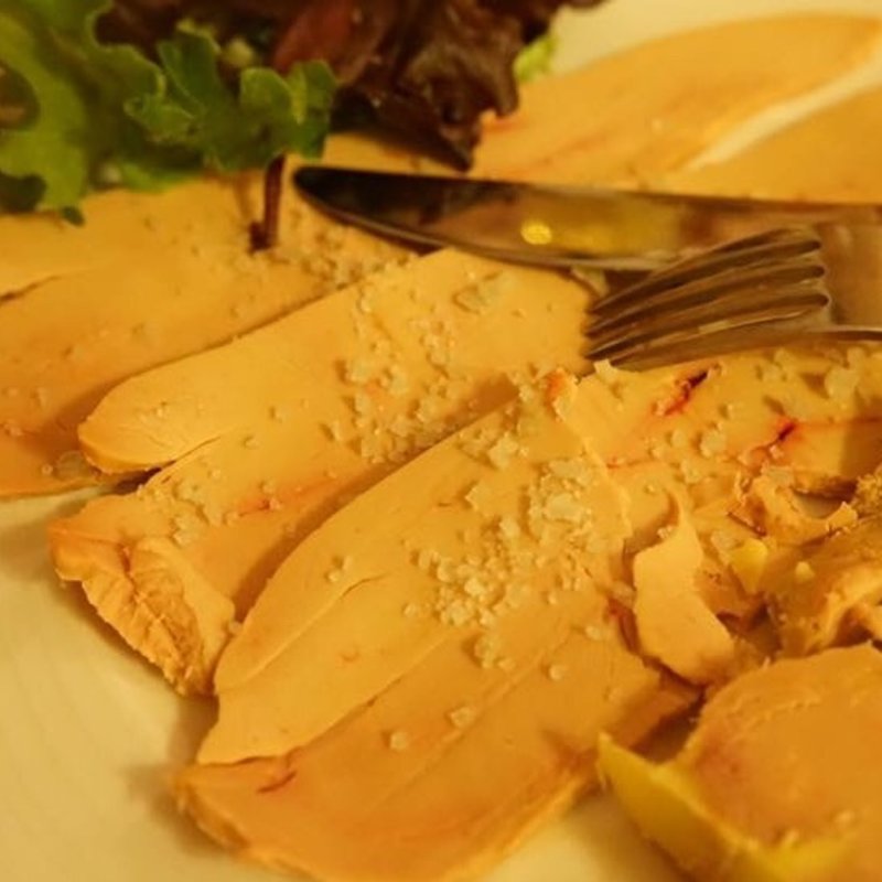 新鮮な鴨のフォアグラ ゲランド地方の粗塩振り(Au Petit Sud Ouest)