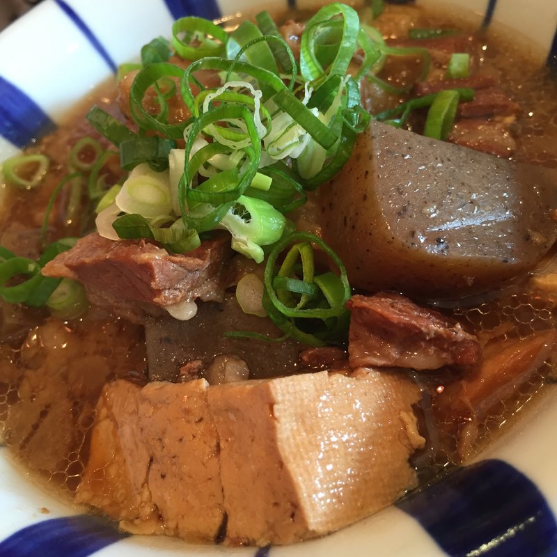 牛すじ煮込み(poppies)