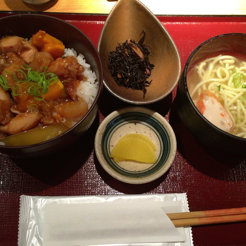 鶏南蛮丼と八重山そばセット(溜池 うさぎ家 （ためいけうさぎや）)