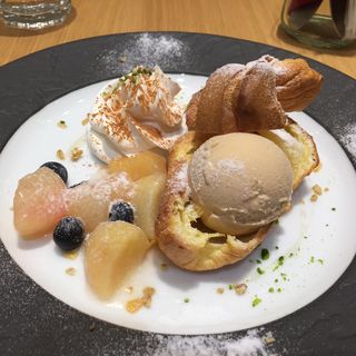 白桃コンポートとカモミールアイスのポップオーバー(マーファ カフェ ルクア大阪店 （MARFA CAFE）)