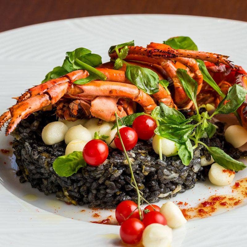 オマール海老のグリル　イカ墨リゾット(RISTORANTE Orobianco)