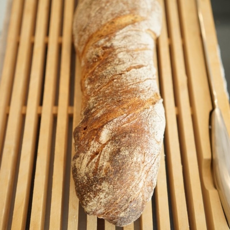 パン・ド・ロデヴ クルミ(ベッカライ徳多朗)