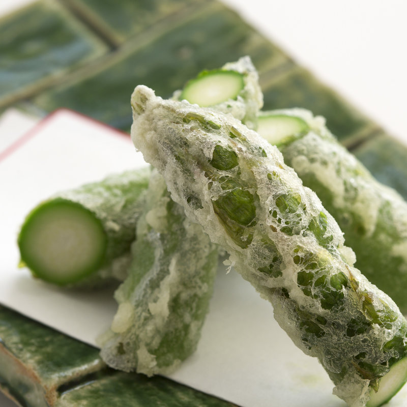 アスパラの天麩羅(吉野／ホテル日航東京)