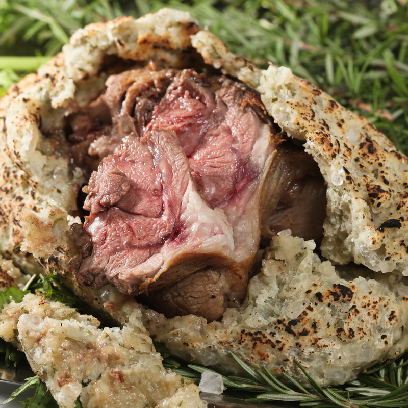 ラム肉のグリル　岩塩ドーム(エタンセール カワモト)