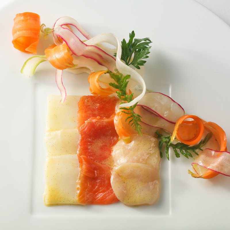 サーモン ホタテ 白身のカルパッチョ(エタンセール カワモト)