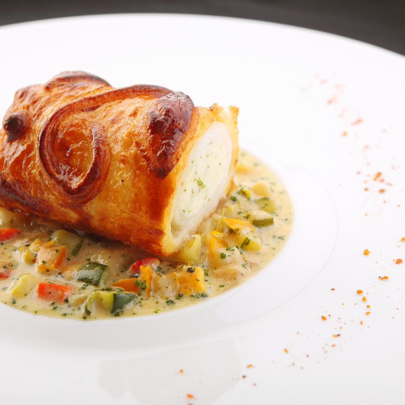 鶏肉のムース　パイ包み(エタンセール カワモト)